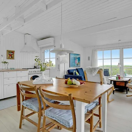 Feriehus 1 Bedroom Lovely In Brenderup Fyn