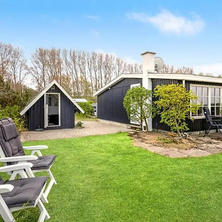 Feriehus 1 Bedroom Lovely In Brenderup Fyn