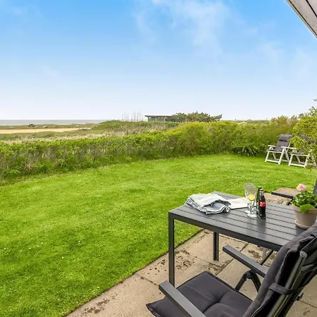 1 Bedroom Lovely In Brenderup Fyn Holiday home Vedelshave