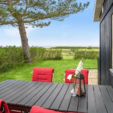 1 Bedroom Lovely In Brenderup Fyn Holiday home Vedelshave