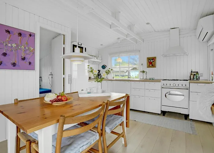 1 Bedroom Lovely In Brenderup Fyn Vedelshave