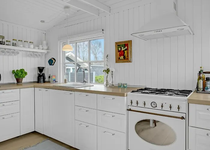 Feriehus 1 Bedroom Lovely In Brenderup Fyn Vedelshave